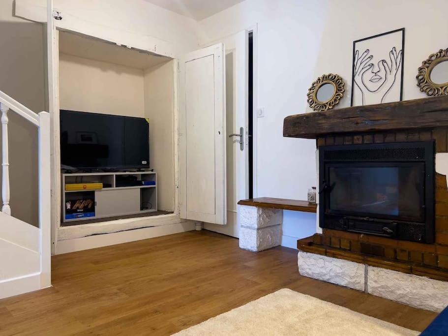 Maison Semi-Troglodyte Avec 4 Velos Rochecorbon Dış mekan fotoğraf